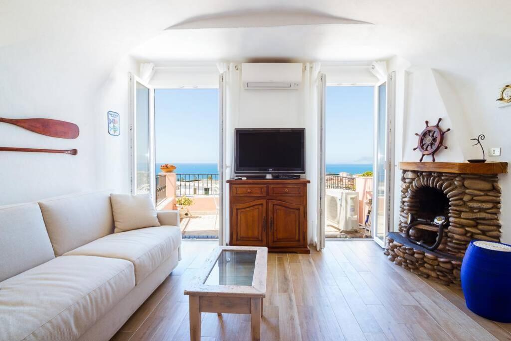 Апартаменты Casa Del Subacqueo. Amazing Terrace With Sea View. Wi-Fi Бордигера Экстерьер фото
